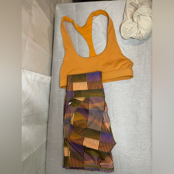 3 piece Fabletics bundle - Picture 12 of 14